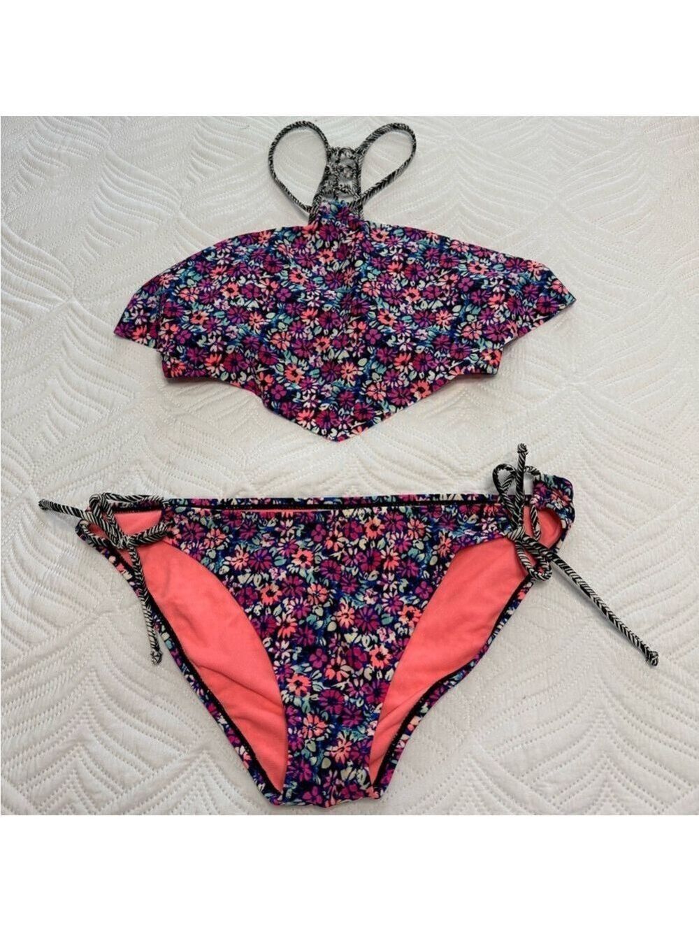 Raisins Women’s Floral 2 piece Bikini Swimsuit. Size M